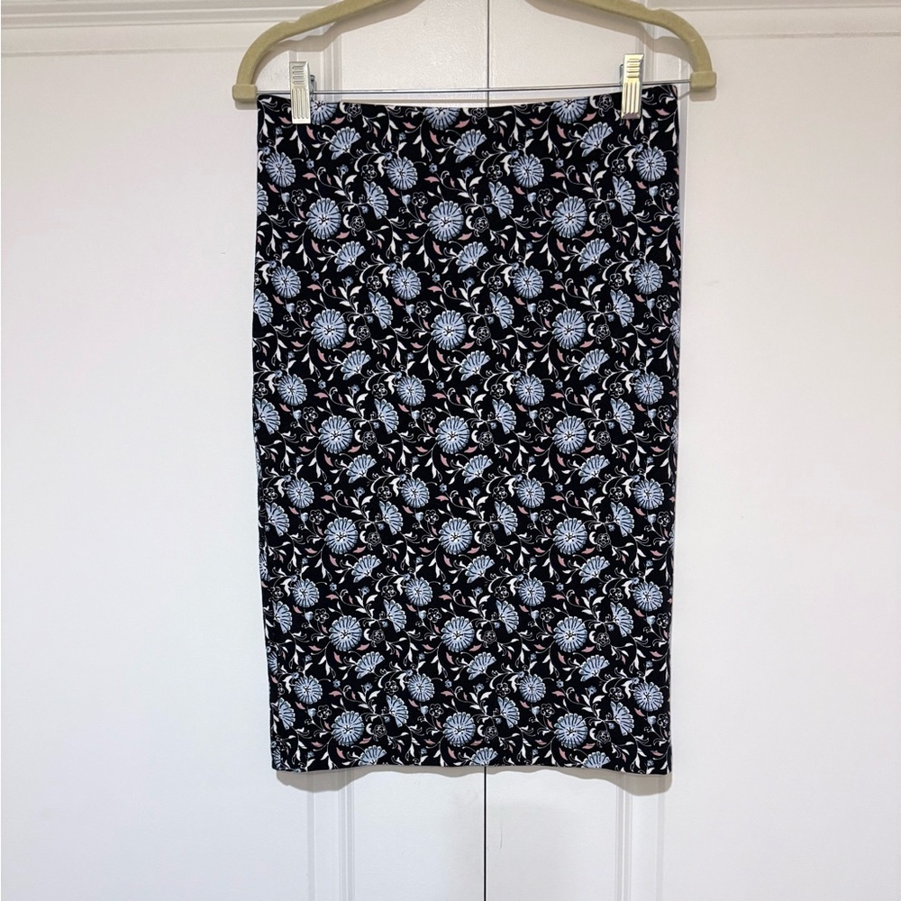 LOFT Black Pencil Skirt with Stretch Blue and White Floral Print